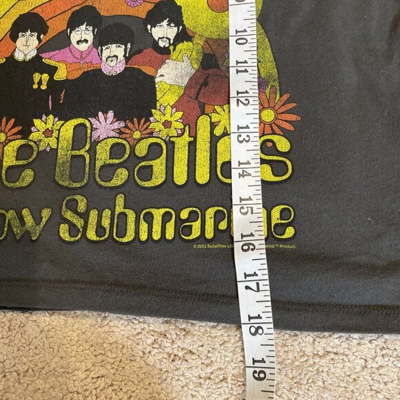 THE BEATLES YELLOW SUBMARINE Tee Shirt Women XS Gray Cropped 70s Vibes Old Navy - Picture 5 of 9